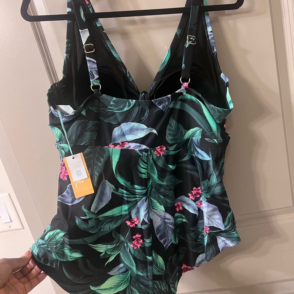 Kona Sol Black Multicolored Tropical One Piece Swimsuit - NWT - Plus Size 20 - Picture 5 of 7